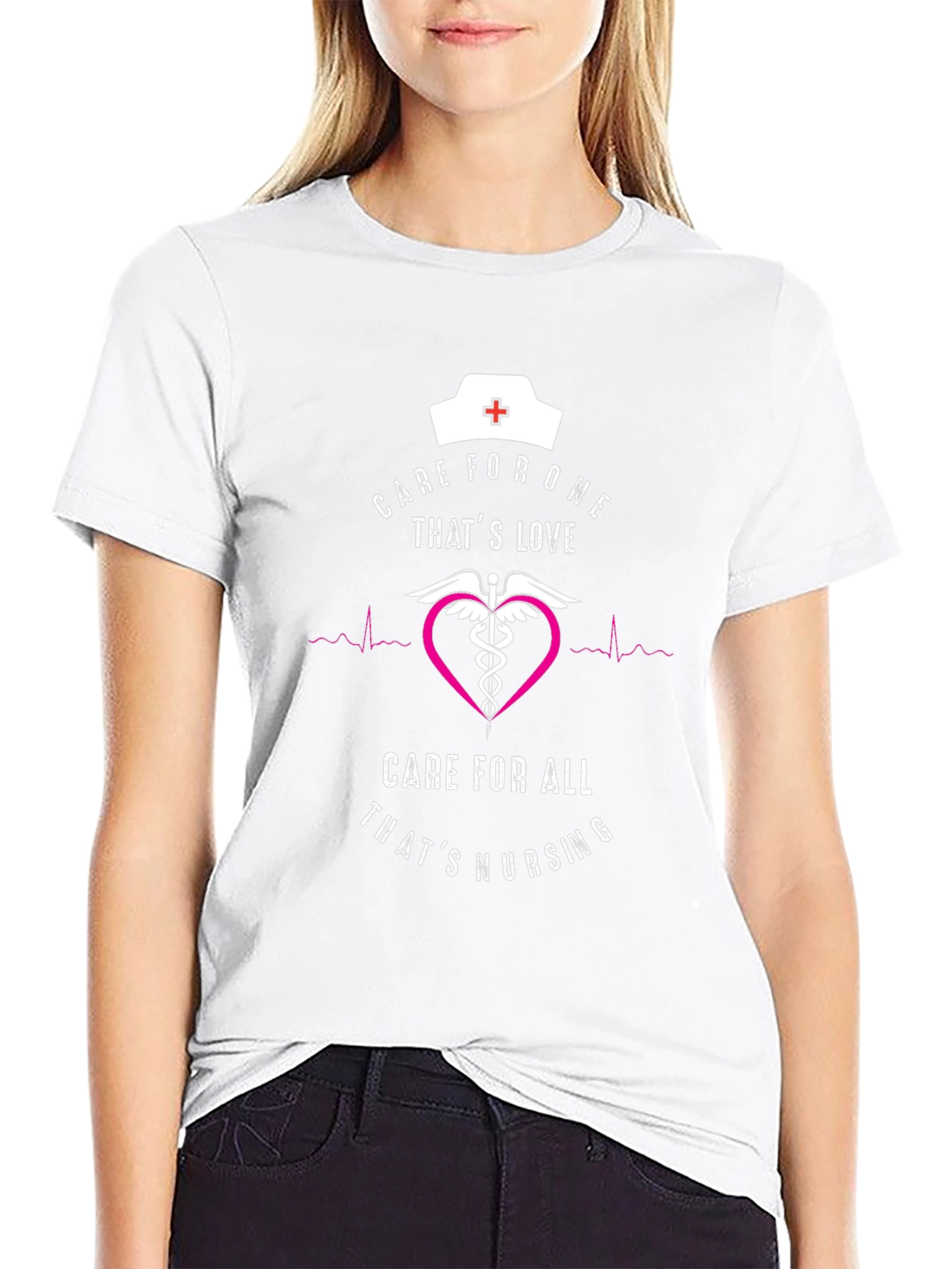 Camiseta Negra: Cuidado y Amor de Enfermera