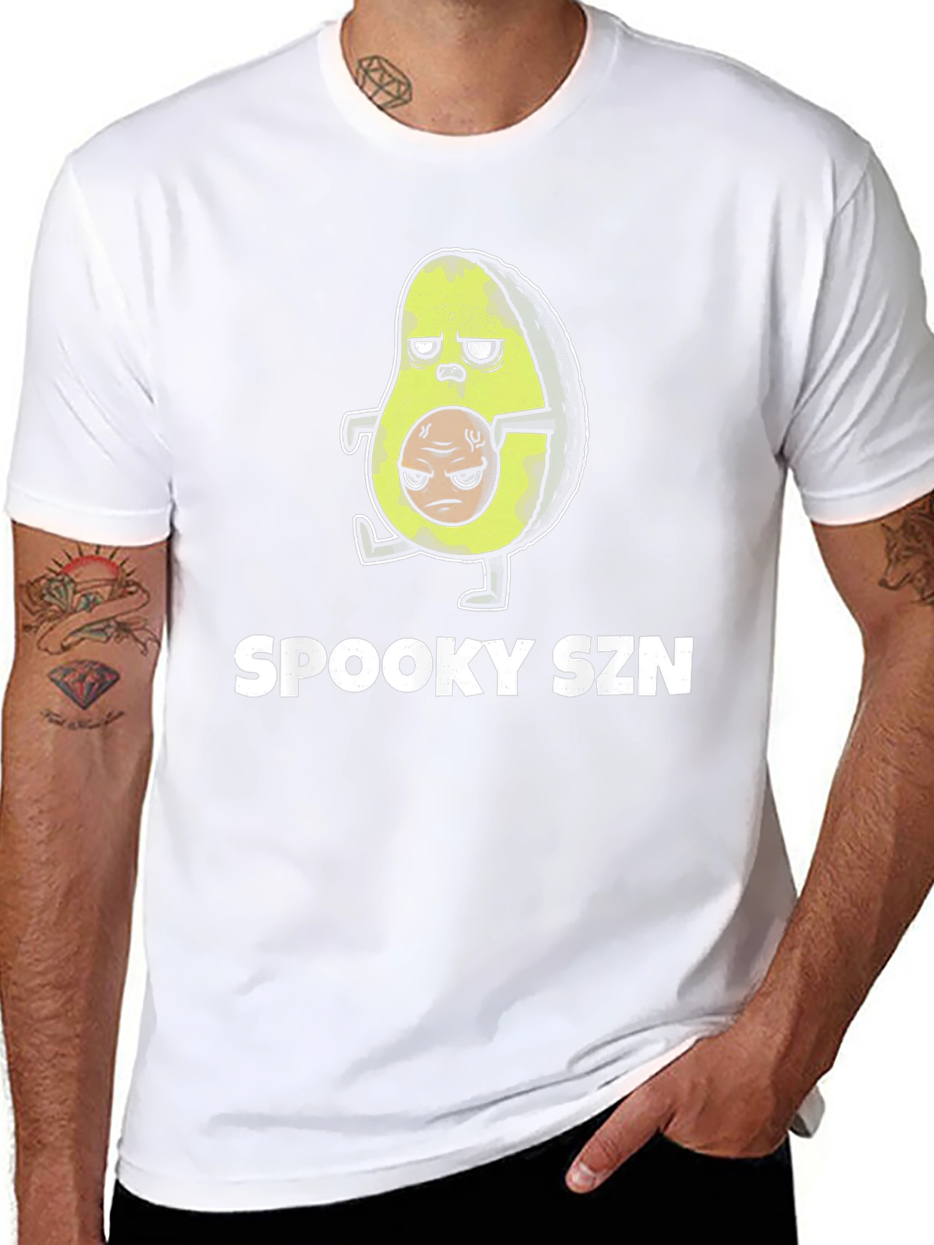 Camiseta Negra Spooky SZN Aguacate Zombie