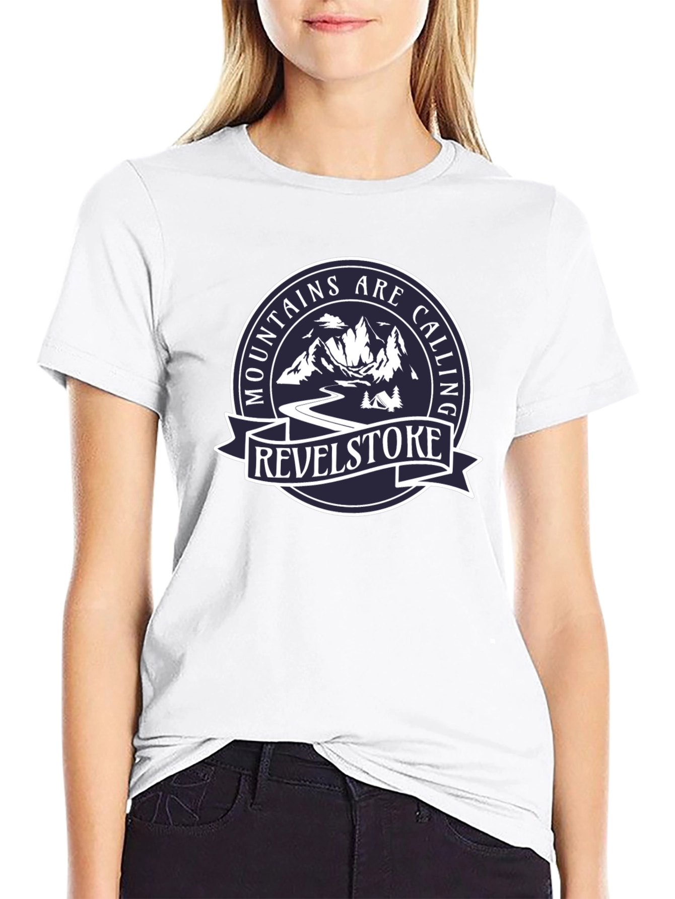 Camiseta Negra Mountains Are Calling Revelstoke