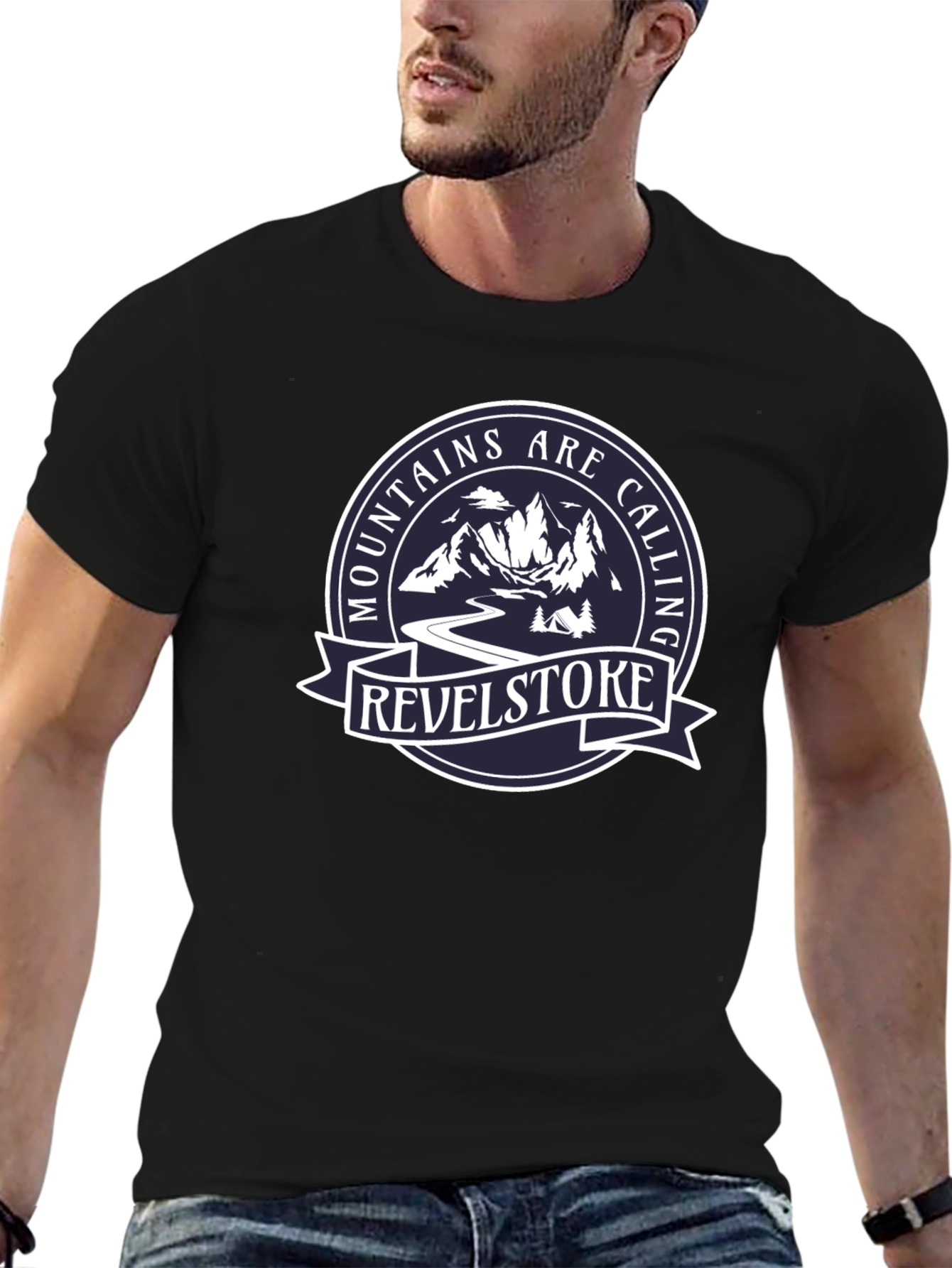 Camiseta Negra Mountains Are Calling Revelstoke