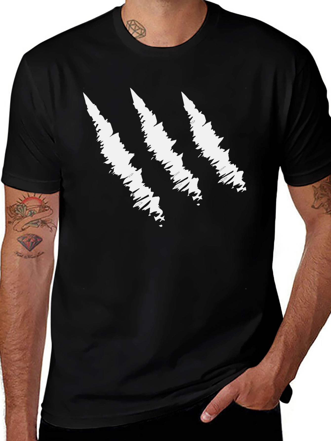 Camiseta Negra con Diseño de Garra Blanca