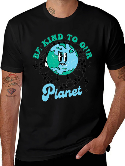 Camiseta Negra con Diseño de Planeta Sonriente