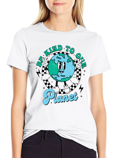 Camiseta Negra con Diseño de Planeta Sonriente