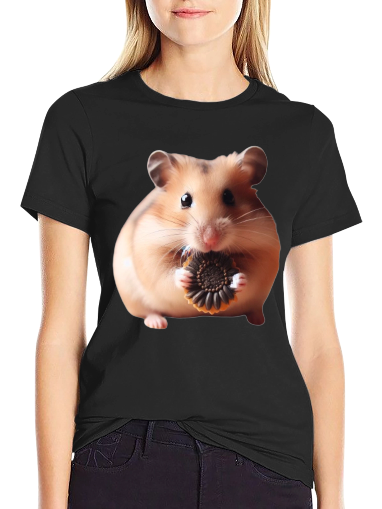 Camiseta Negra con Diseño de Hámster Comiendo