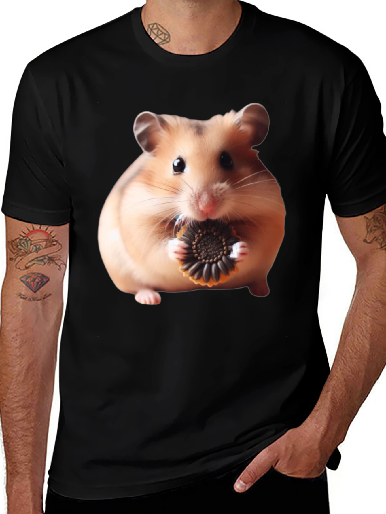 Camiseta Negra con Diseño de Hámster Comiendo