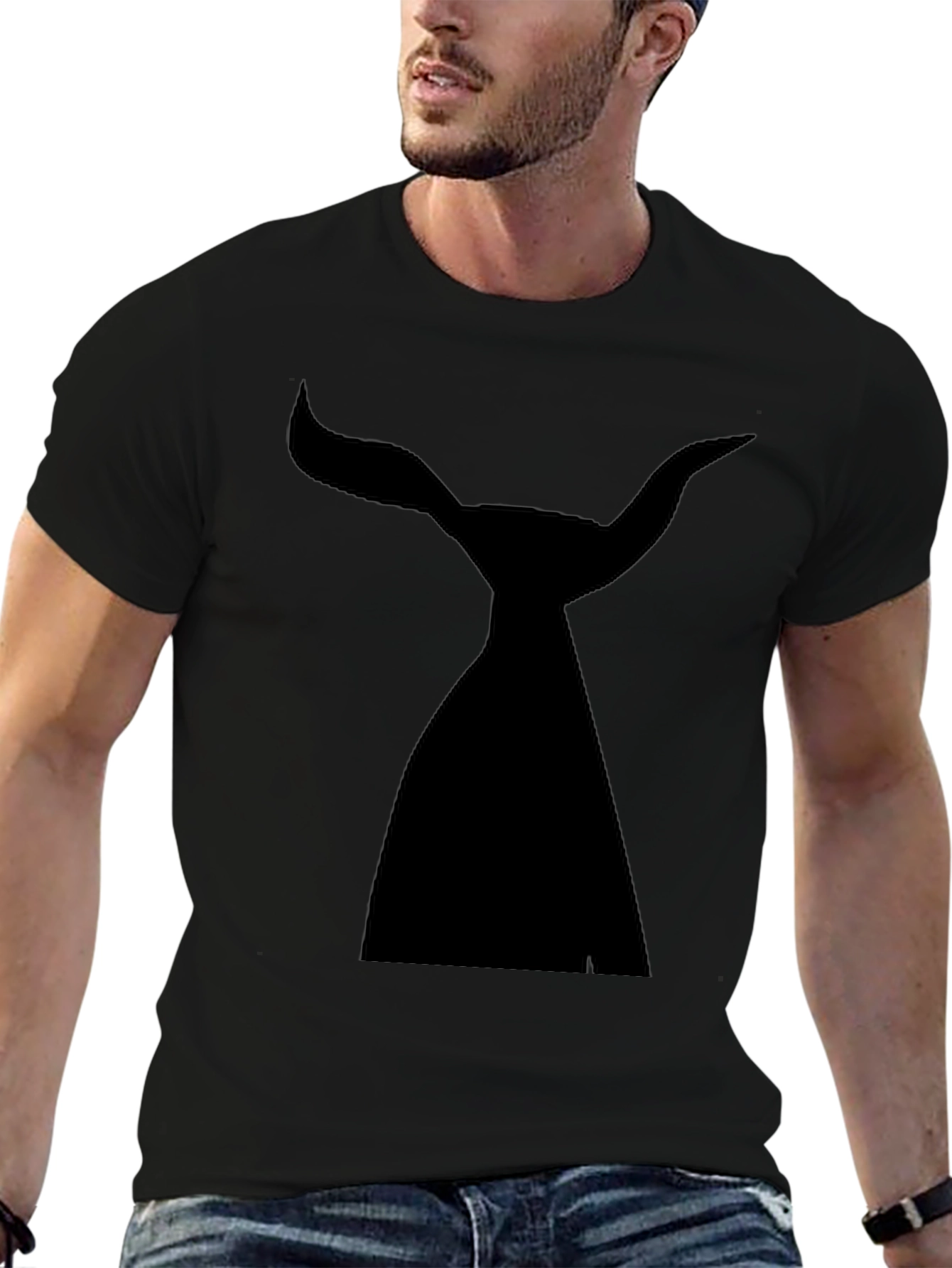 Camiseta Negra con Diseño de Cuernos