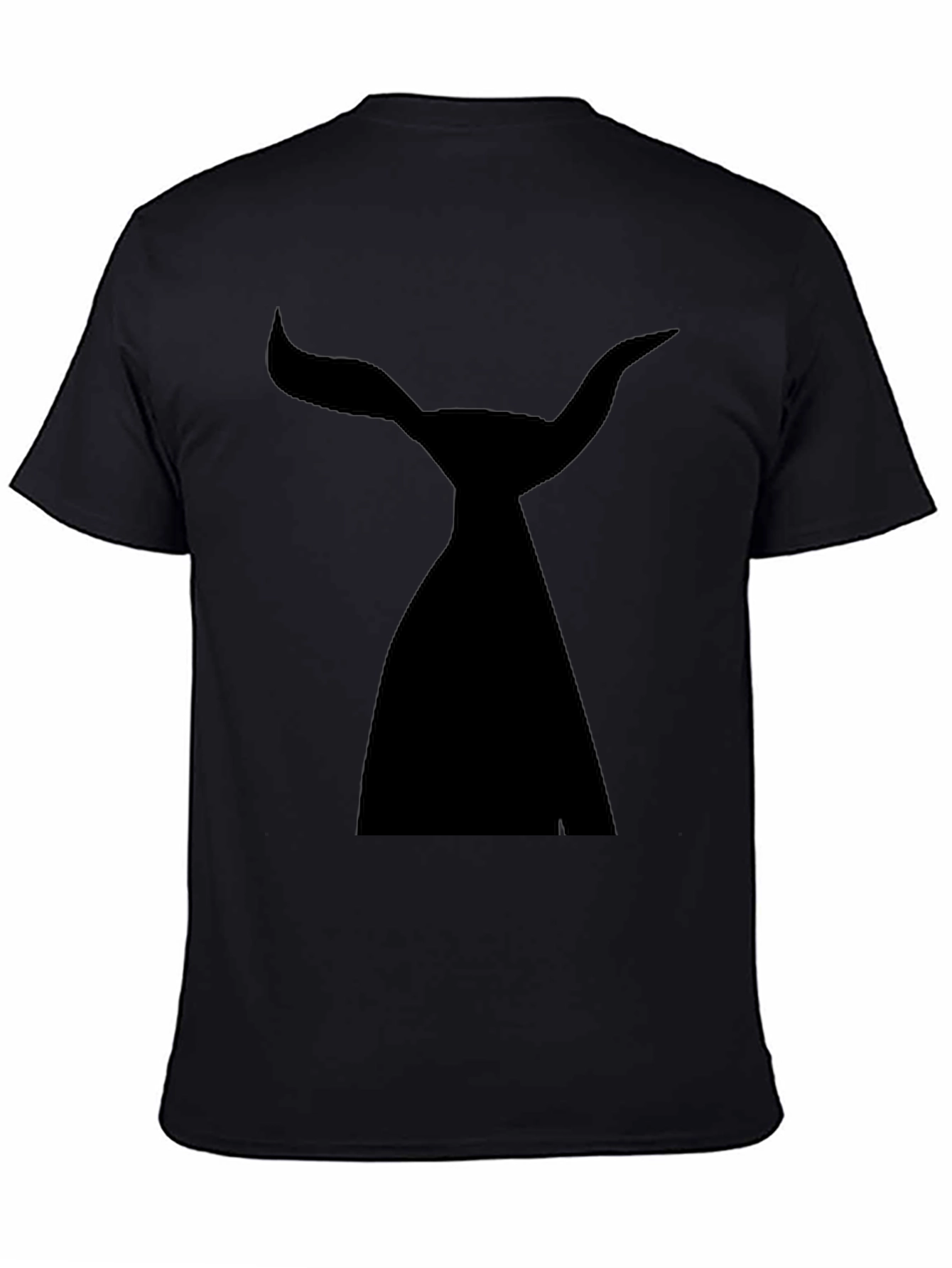 Camiseta Negra con Diseño de Cuernos