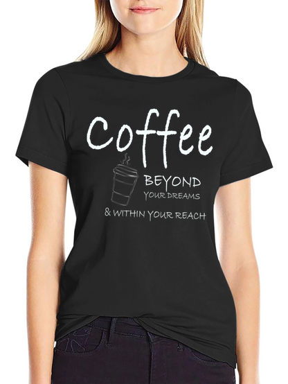 Camiseta Negra con Estampado de Café Inspirador