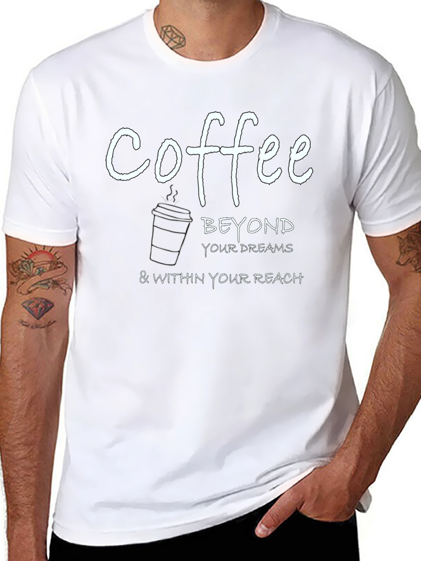 Camiseta Negra con Estampado de Café Inspirador