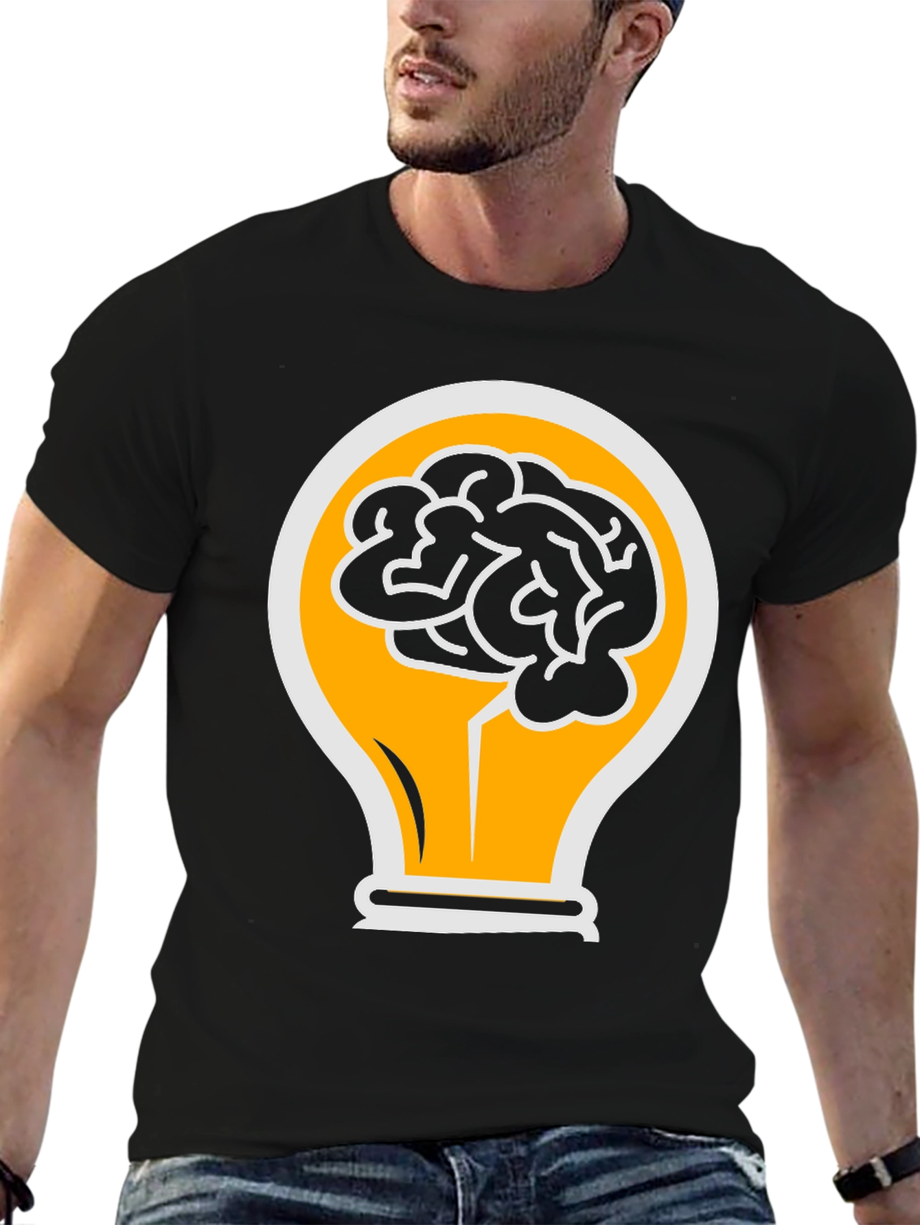 Camiseta Negra con Diseño de Cerebro en Bombilla