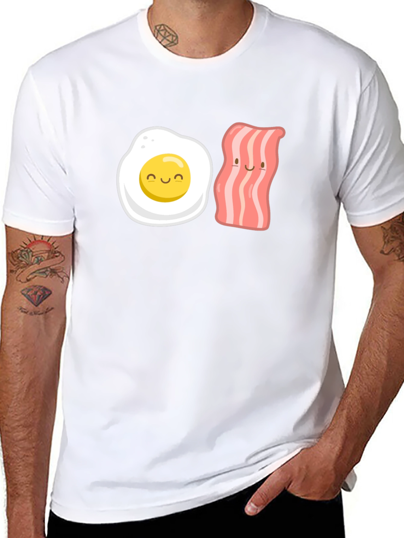Camiseta Negra con Estampado Divertido de Huevo y Tocineta