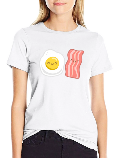 Camiseta Negra con Estampado Divertido de Huevo y Tocineta