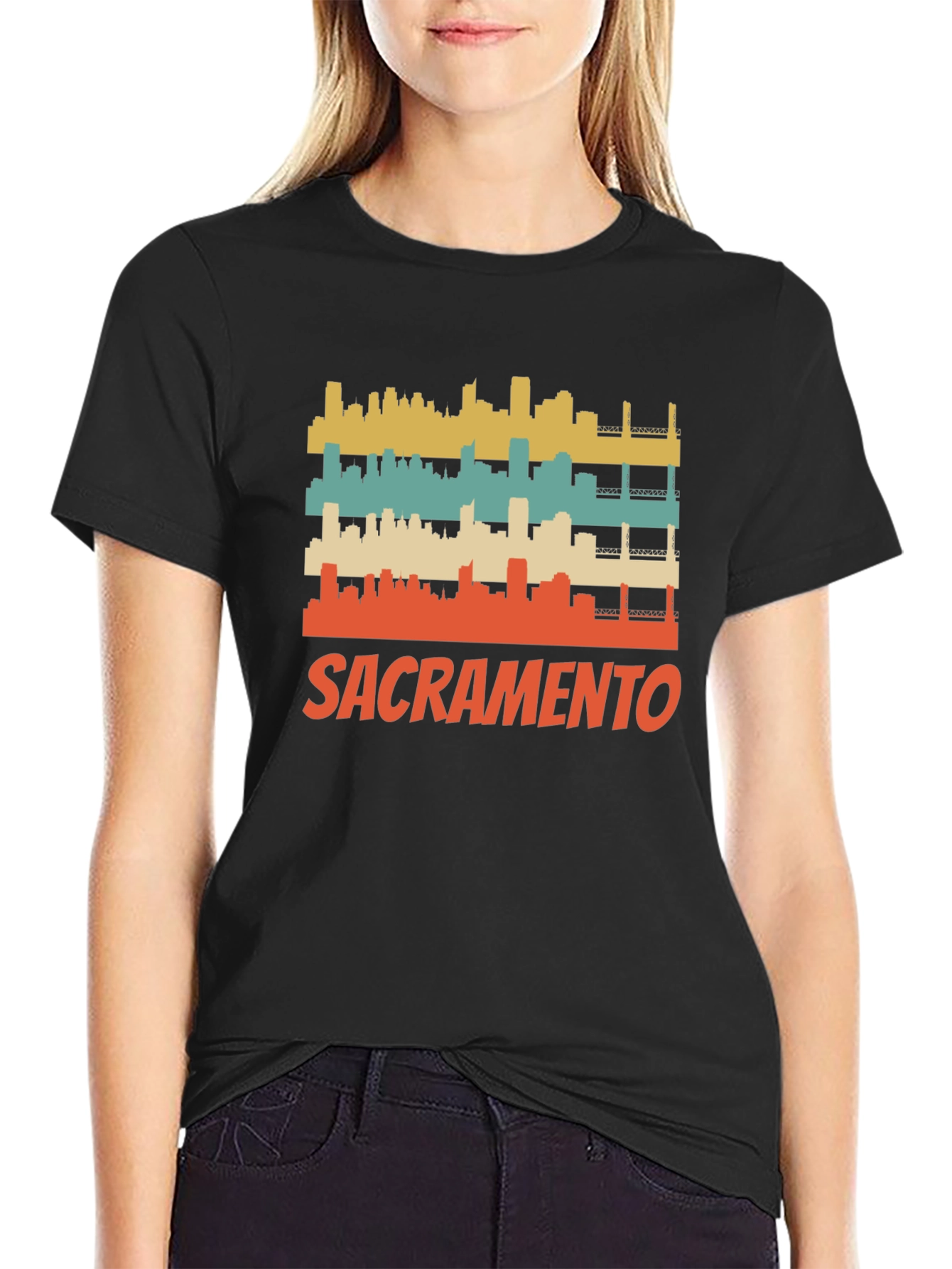 Camiseta Negra con Diseño Retro de Sacramento