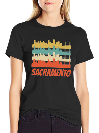 Camiseta Negra con Diseño Retro de Sacramento