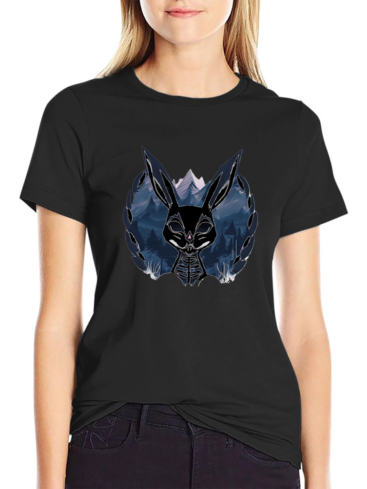 Camiseta Negra con Diseño de Conejo Oscuro