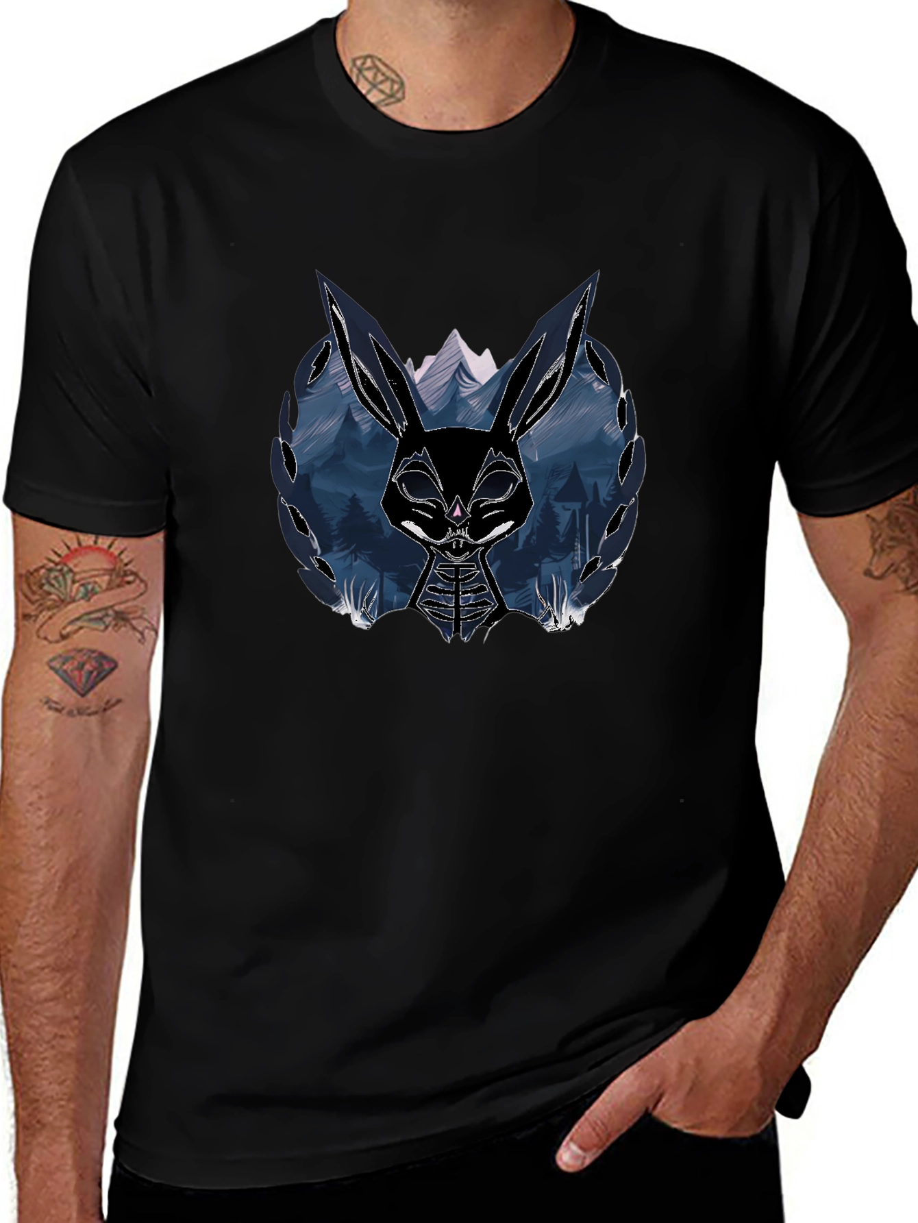 Camiseta Negra con Diseño de Conejo Oscuro