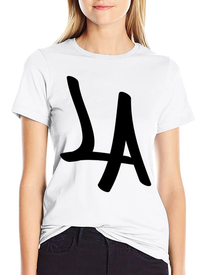 Camiseta Negra LA Estilo Casual