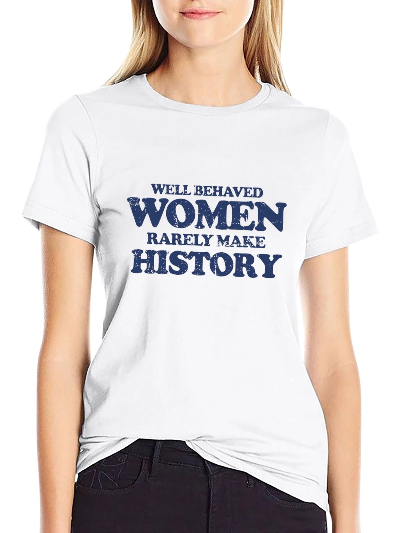 Camiseta Negra con Frase Well Behaved Women History