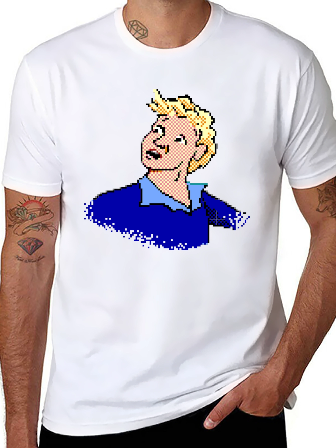 Camiseta Negra con Diseño Pixelado Retro