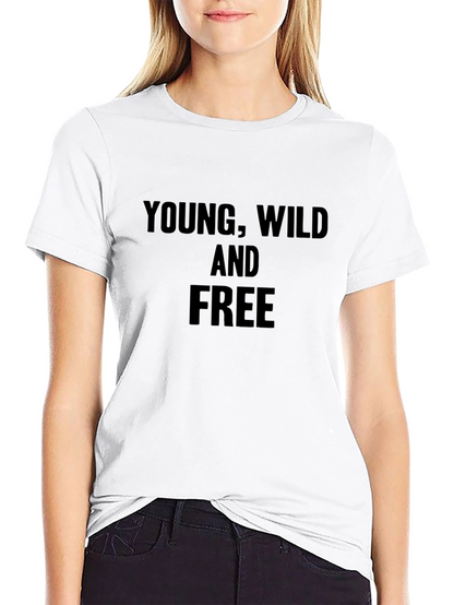 Camiseta Negra Young Wild and Free