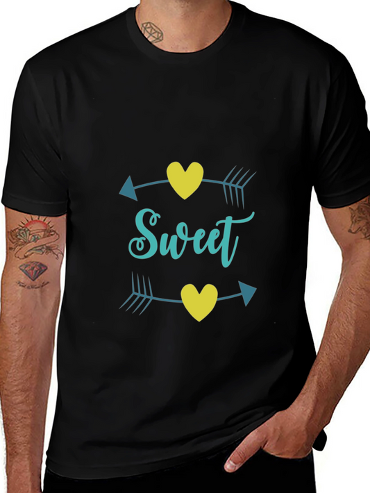 Camiseta Negra Sweet con Corazones y Flechas