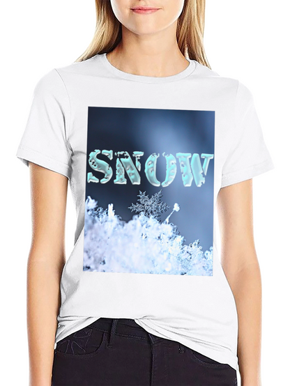 Camiseta Negra con Diseño de Nieve Invernal