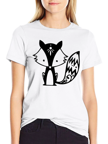 Camiseta Negra con Diseño de Zorro Estilizado