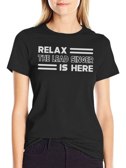 Camiseta Negra: Relax El Cantante Está Aquí