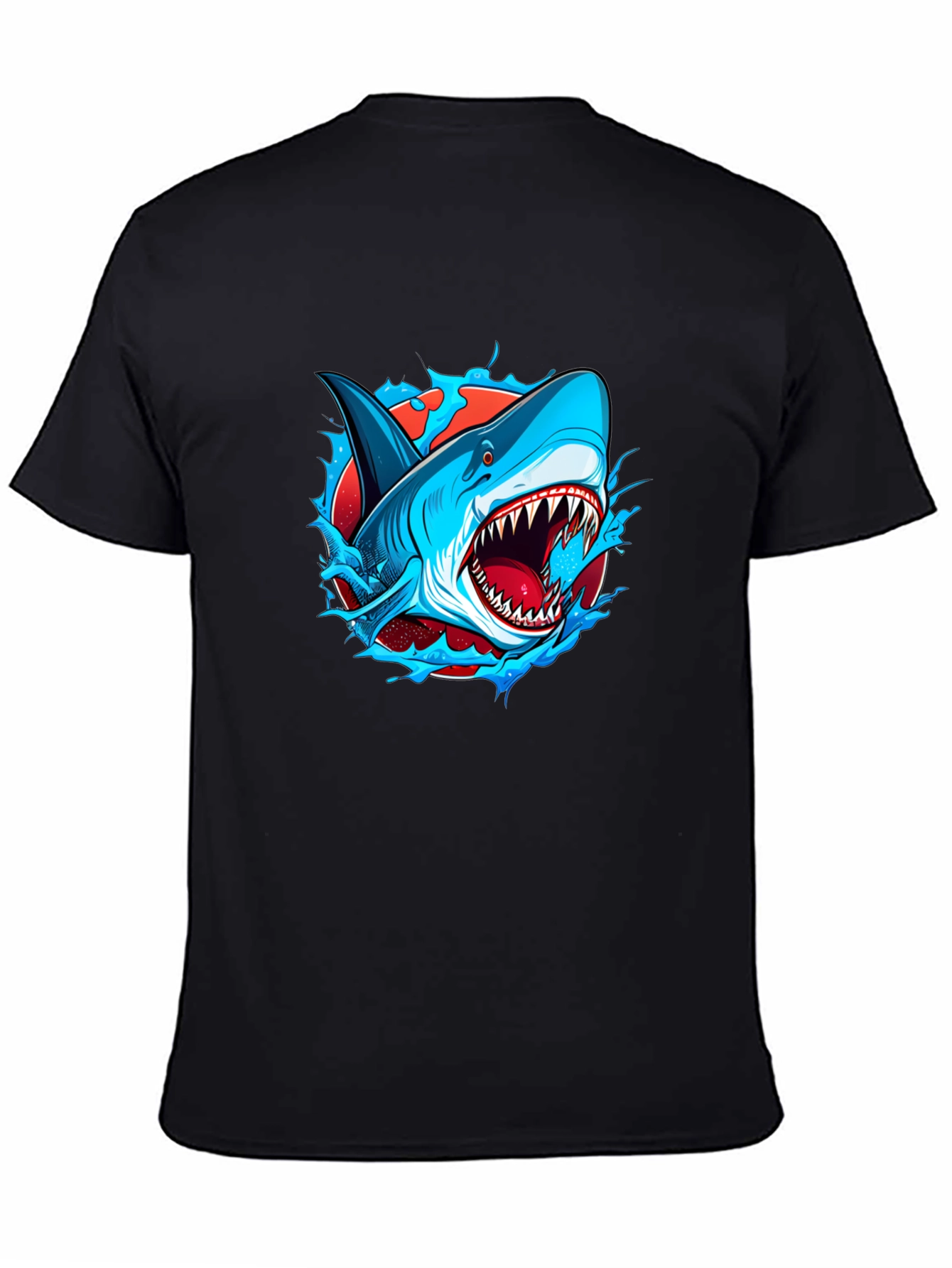 Camiseta Negra con Diseño de Tiburón Atractivo