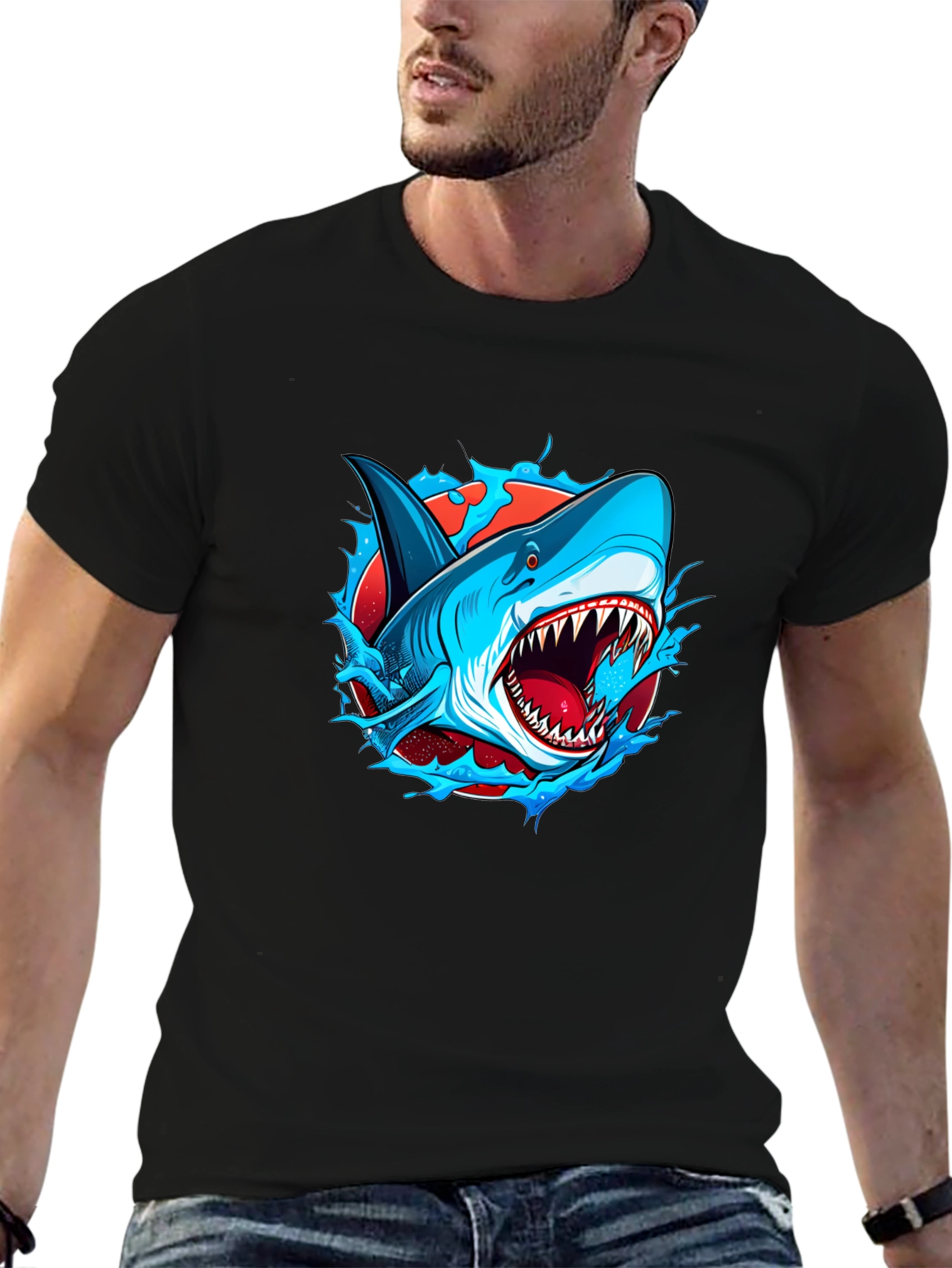 Camiseta Negra con Diseño de Tiburón Atractivo