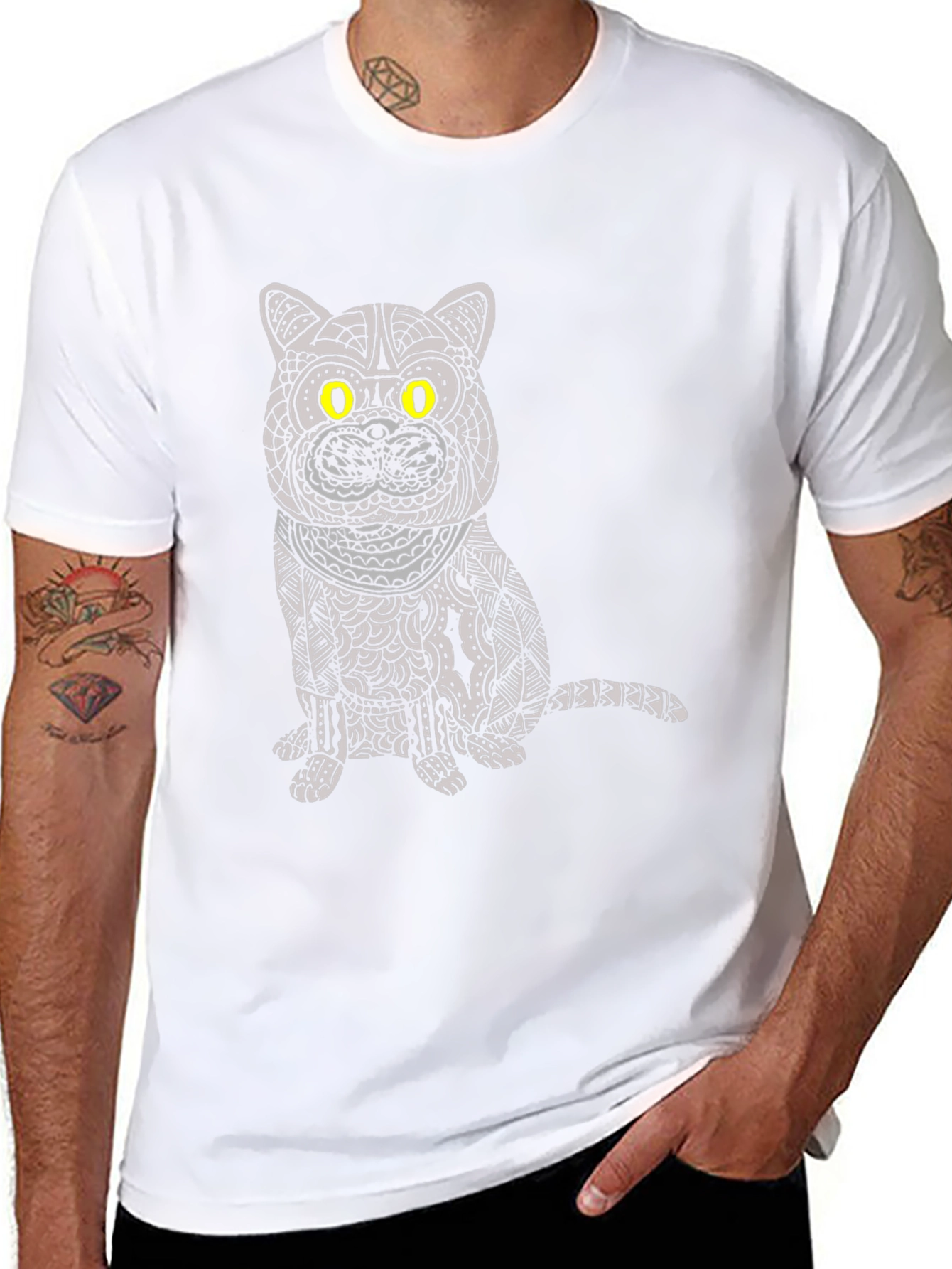 Camiseta Negra con Diseño de Gato Mandala
