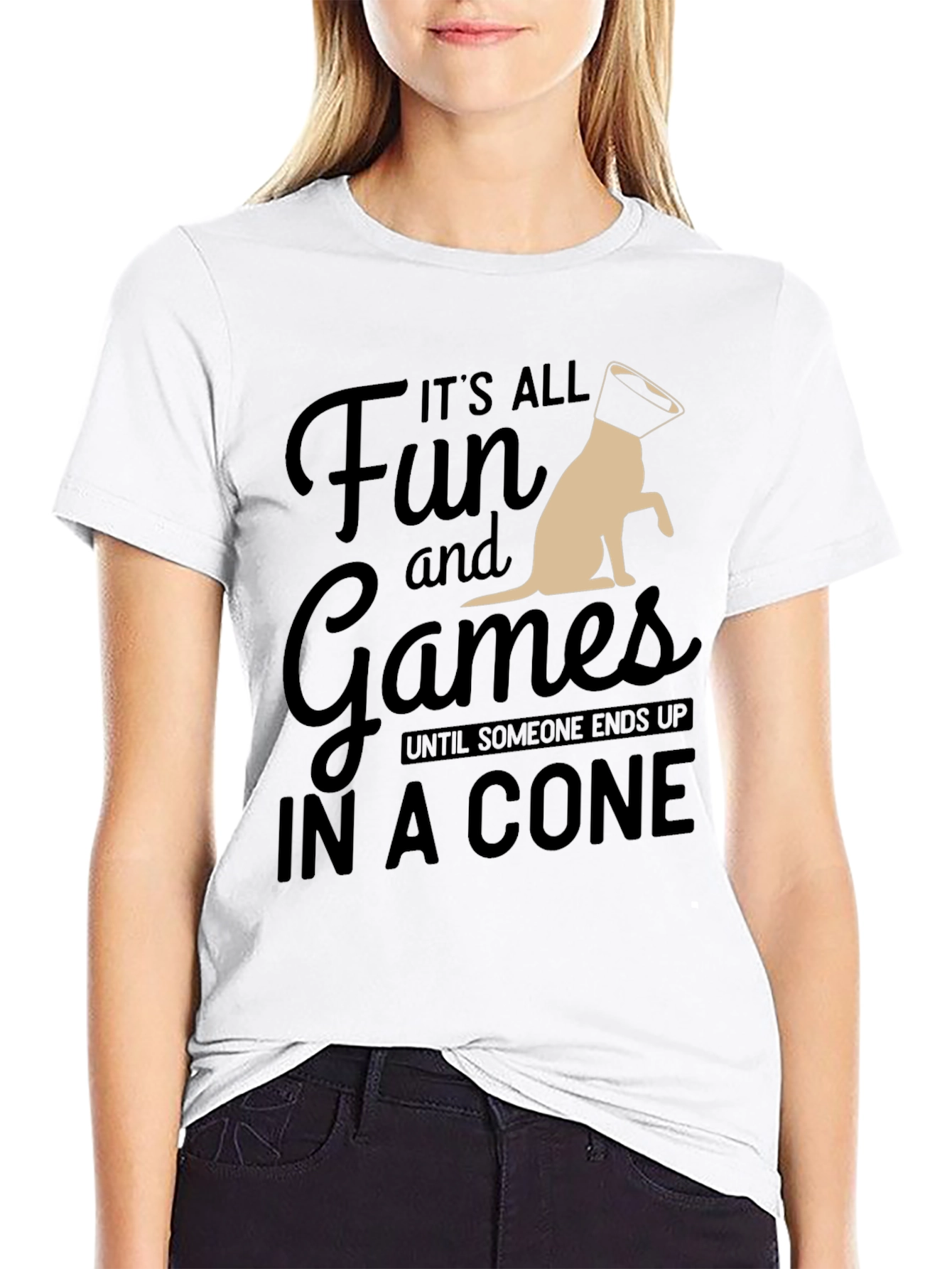 Camiseta Negra: Diversión y Juegos Hasta el Cono