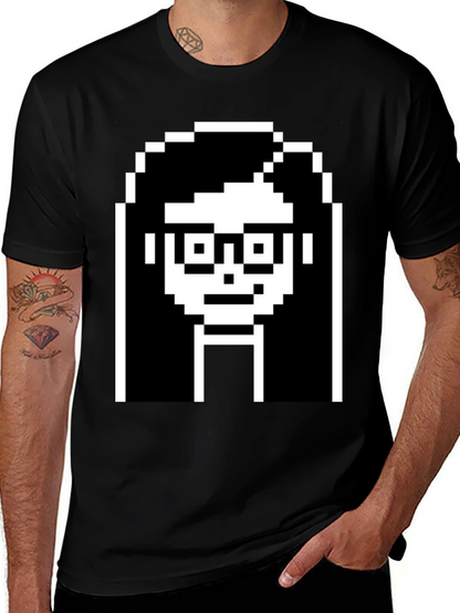 Camiseta Negra con Diseño Pixelado de Cara