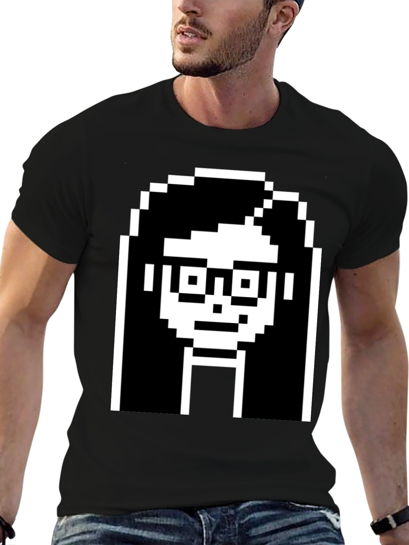 Camiseta Negra con Diseño Pixelado de Cara