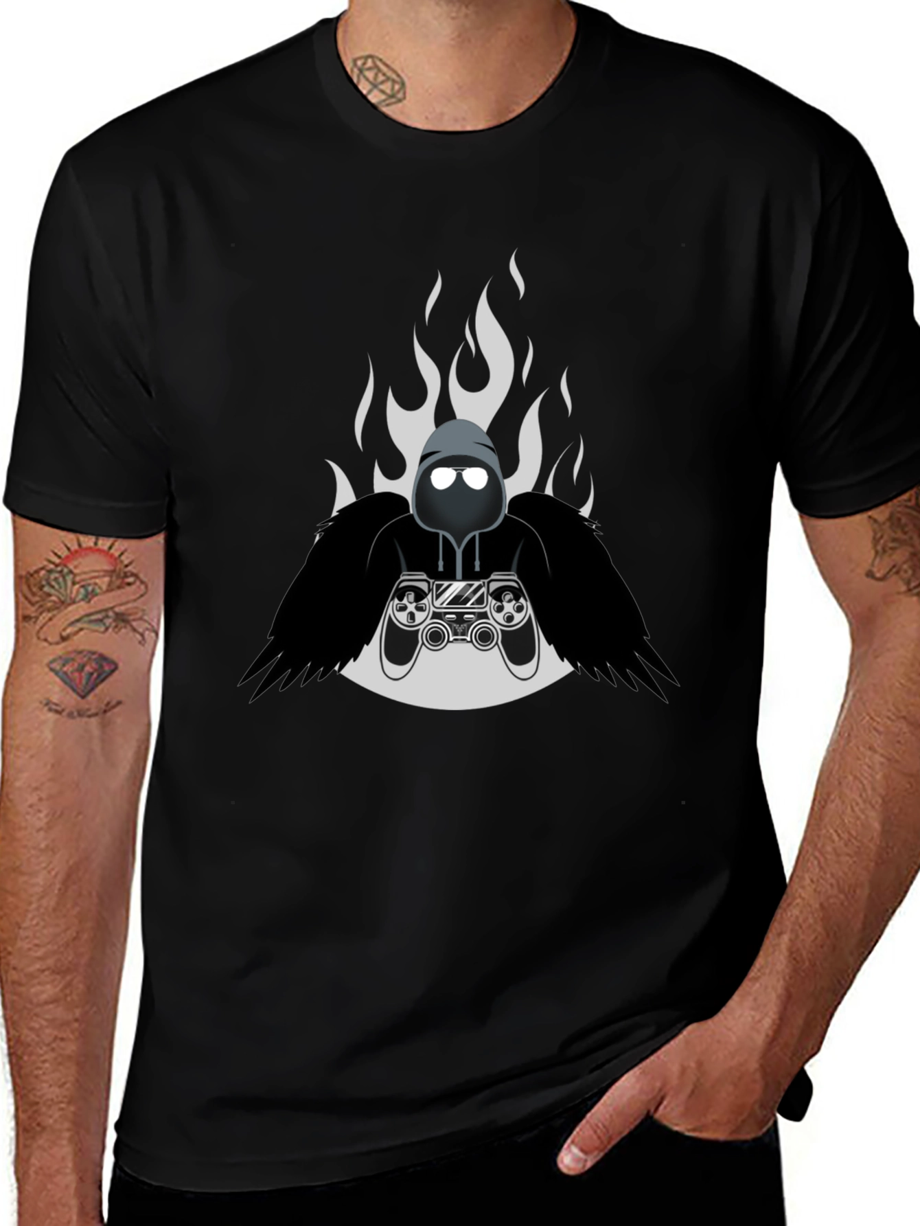 Camiseta Negra Gamer con Diseño de Fuego
