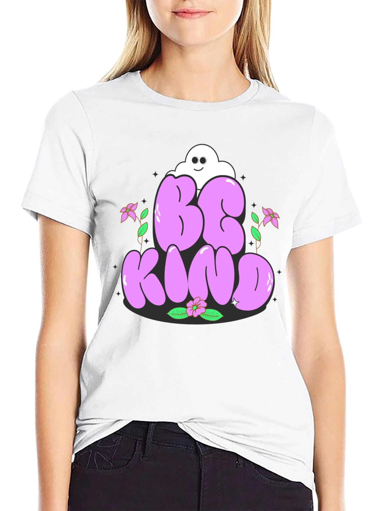 Camiseta Negra Be Kind con Diseño Floral