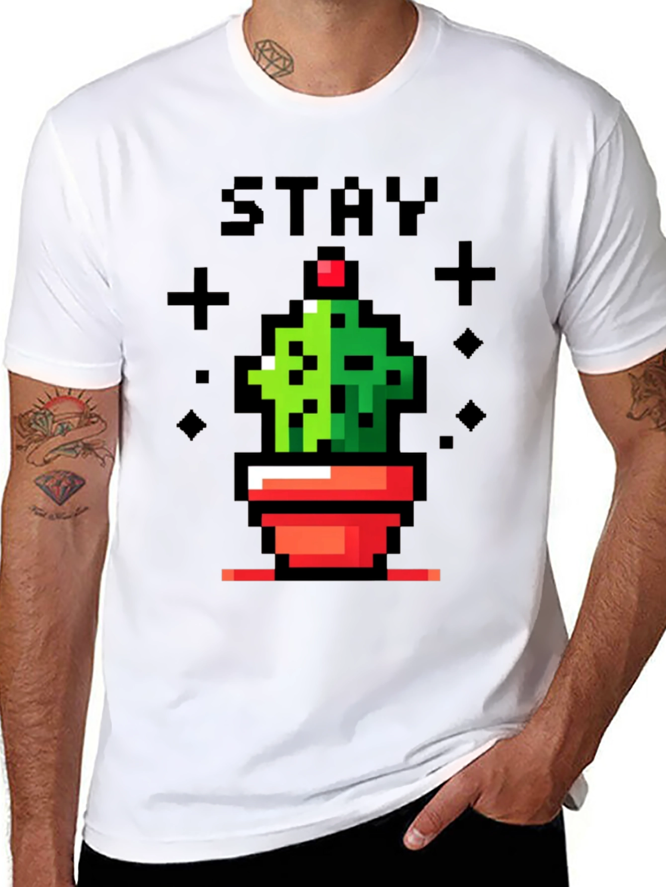 Camiseta Negra con Diseño de Cactus Pixelado Stay