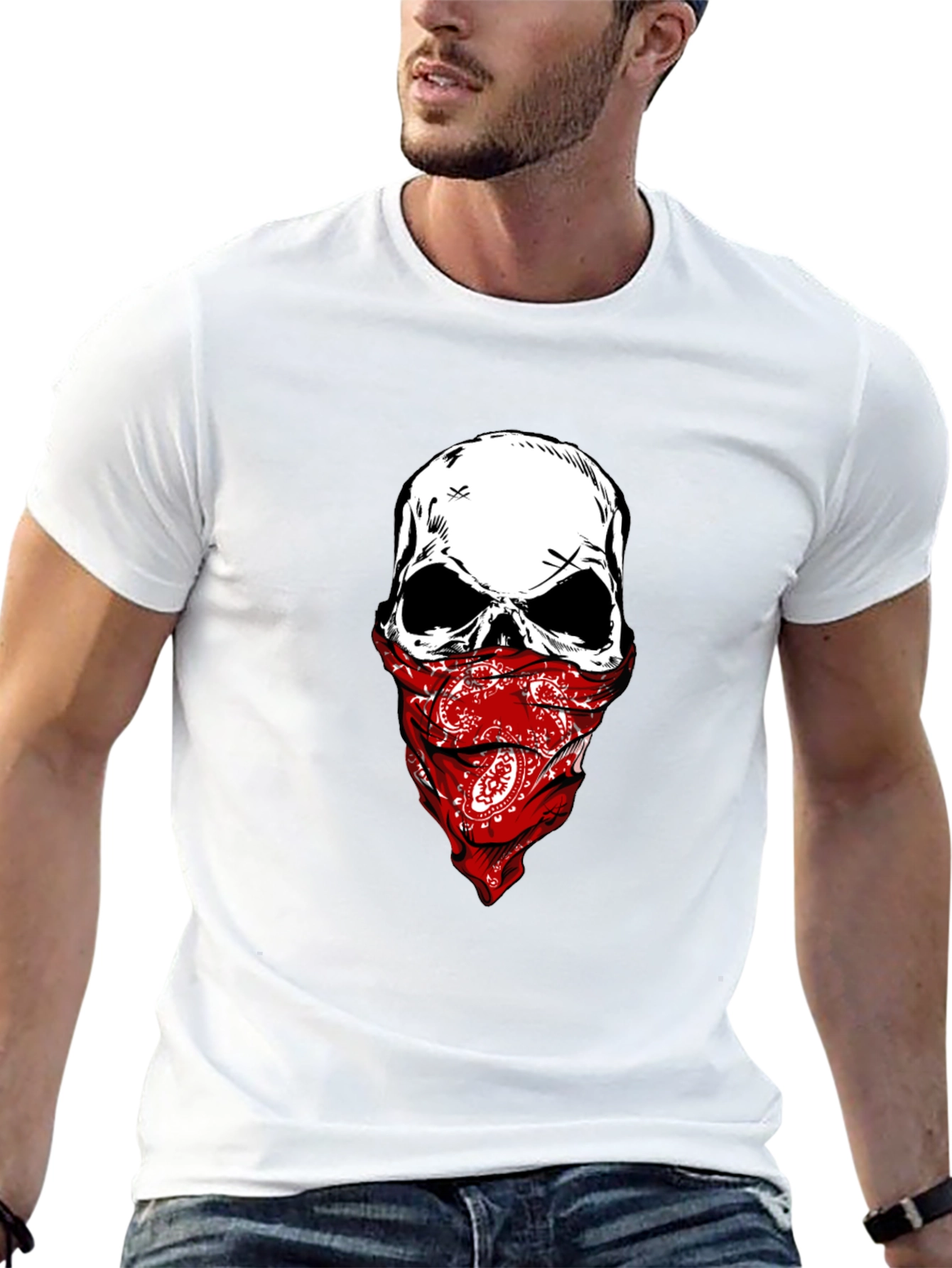 Camiseta Negra con Calavera y Pañuelo Rojo