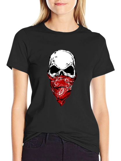 Camiseta Negra con Calavera y Pañuelo Rojo