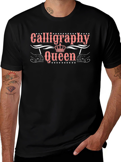 Camiseta Negra Calligraphy Queen para Amantes de la Caligrafía