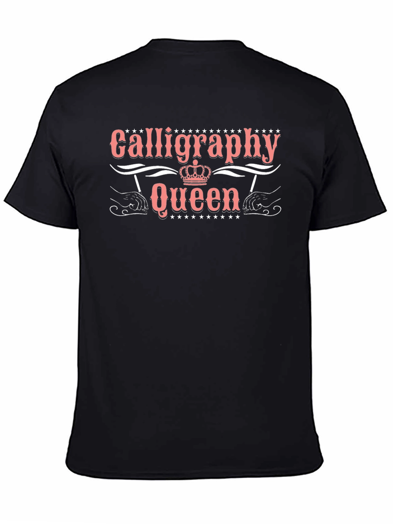 Camiseta Negra Calligraphy Queen para Amantes de la Caligrafía