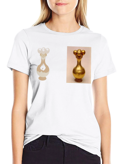 Camiseta Negra con Diseño de Vaso Dorado
