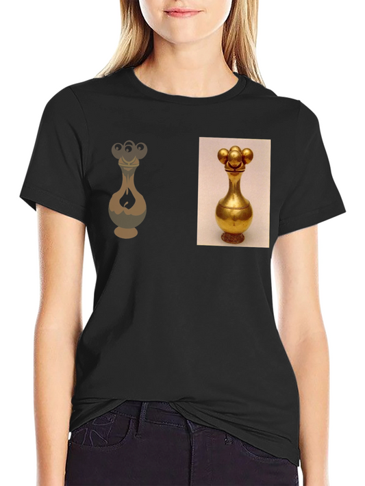 Camiseta Negra con Diseño de Vaso Dorado