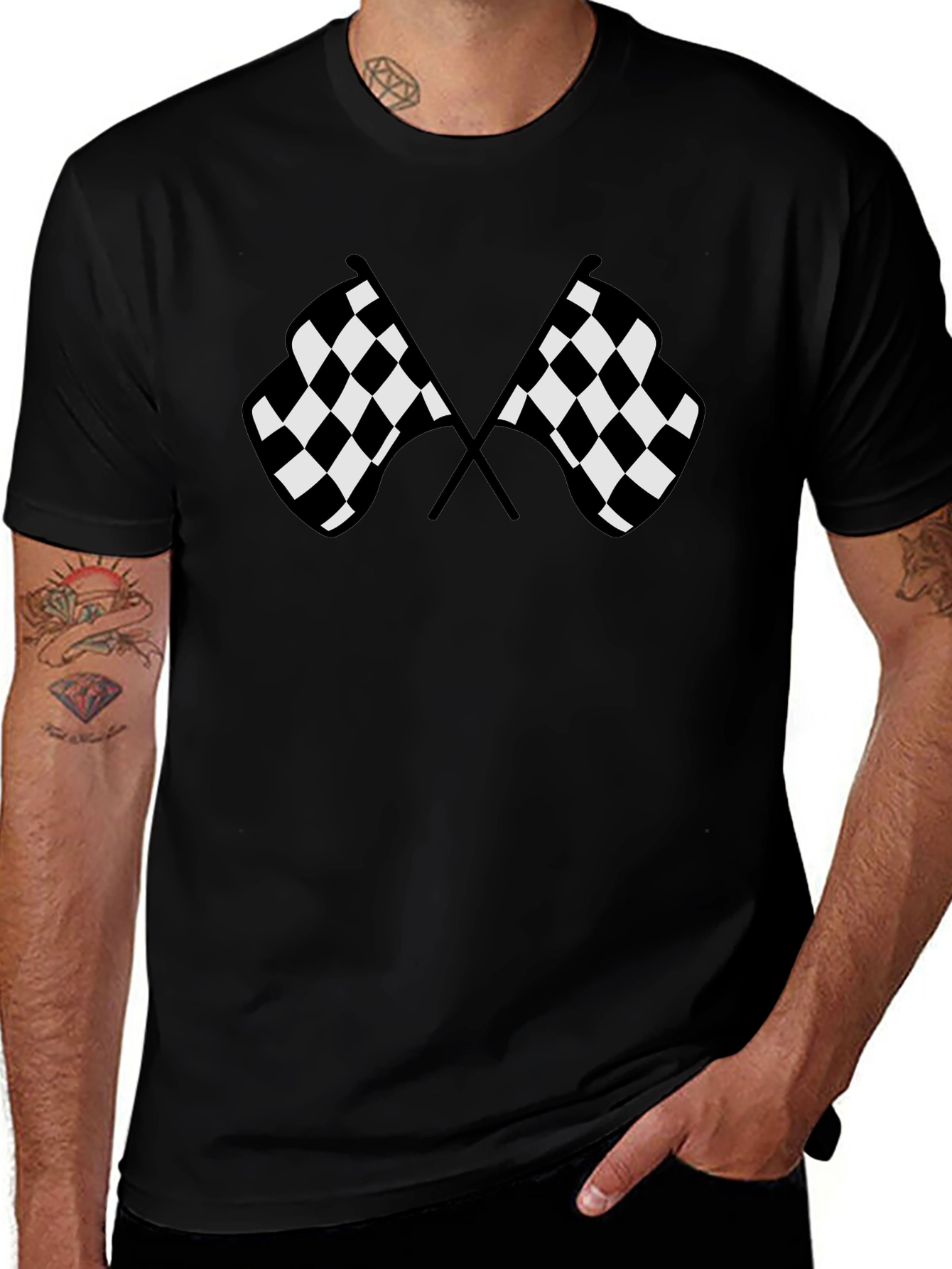 Camiseta Negra con Diseño de Banderas a Cuadros