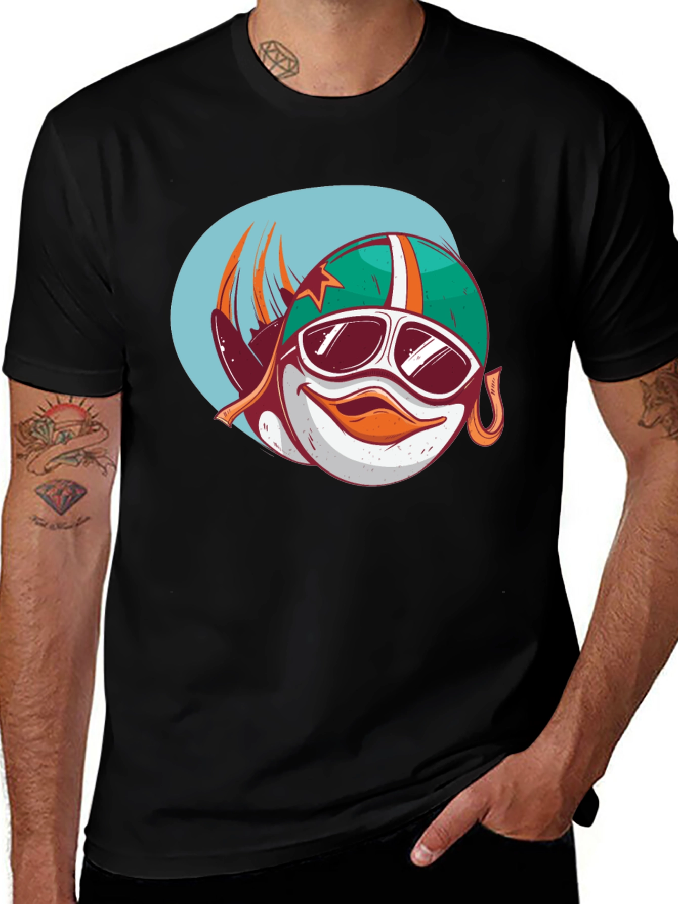 Camiseta Negra con Diseño de Pato Aviador