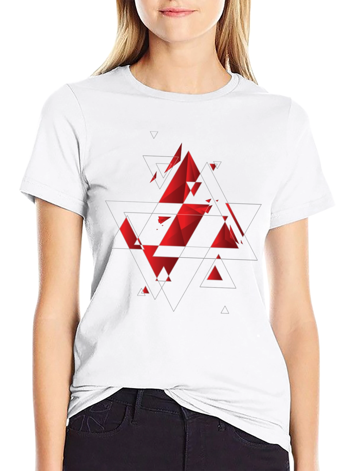 Camiseta Negra con Diseño Geométrico Rojo