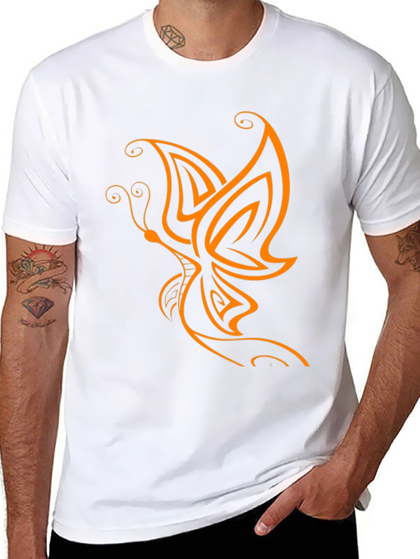 Camiseta Negra con Diseño de Mariposa Naranja