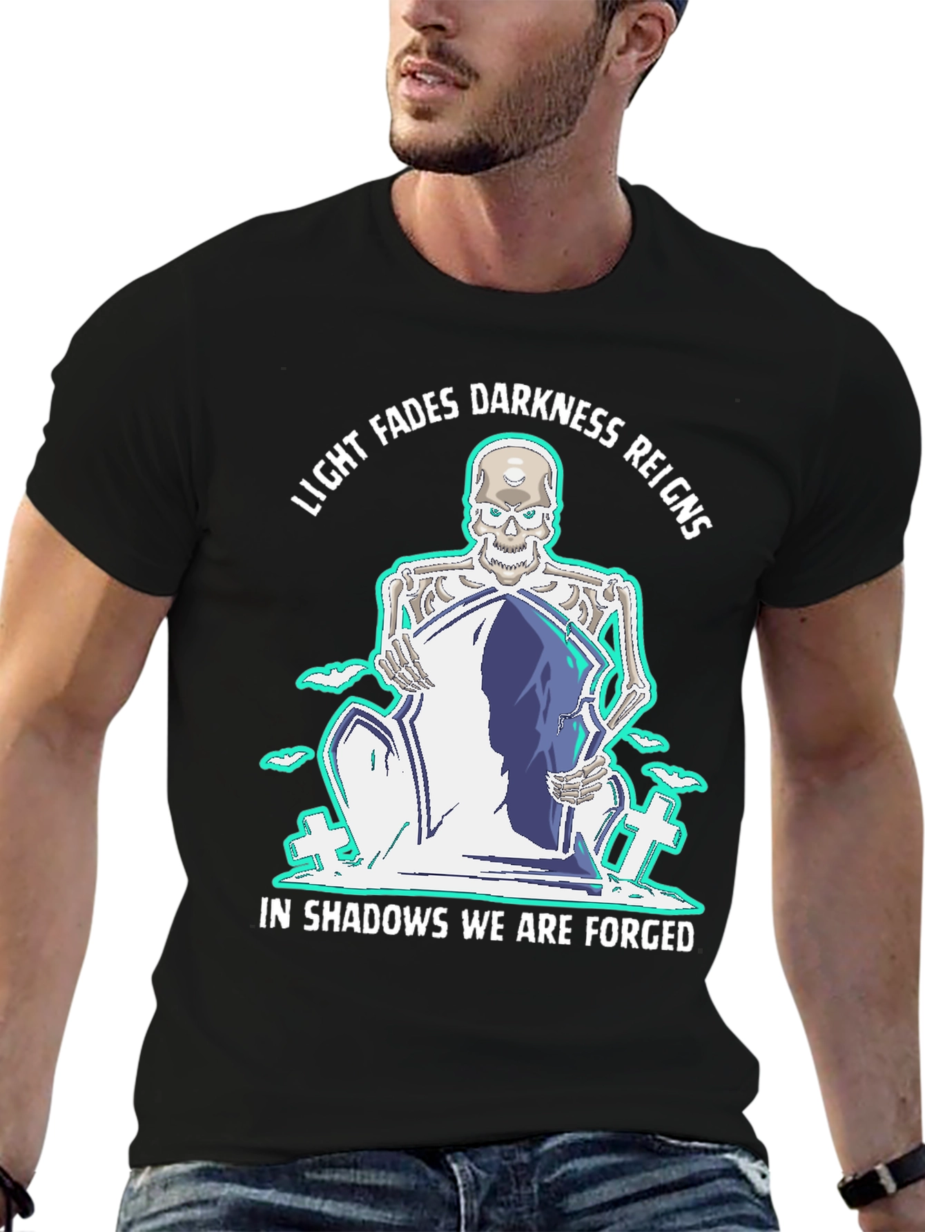 Camiseta Negra con Diseño Gótico de Esqueleto y Lema