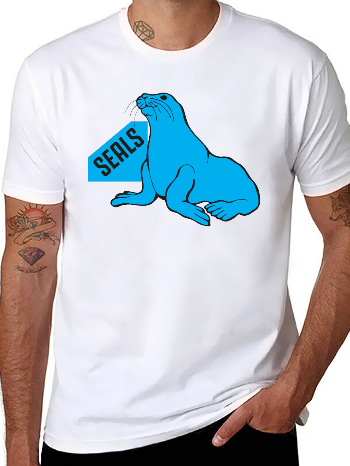 Camiseta Negra Seals con Diseño Azul Marino