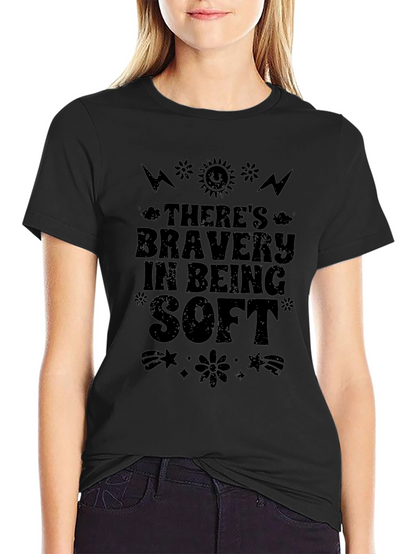 Camiseta Negra con Estampado Bravery in Being Soft